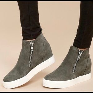 STEVE MADDEN HIGH-TOP WEDGE SNEAKER